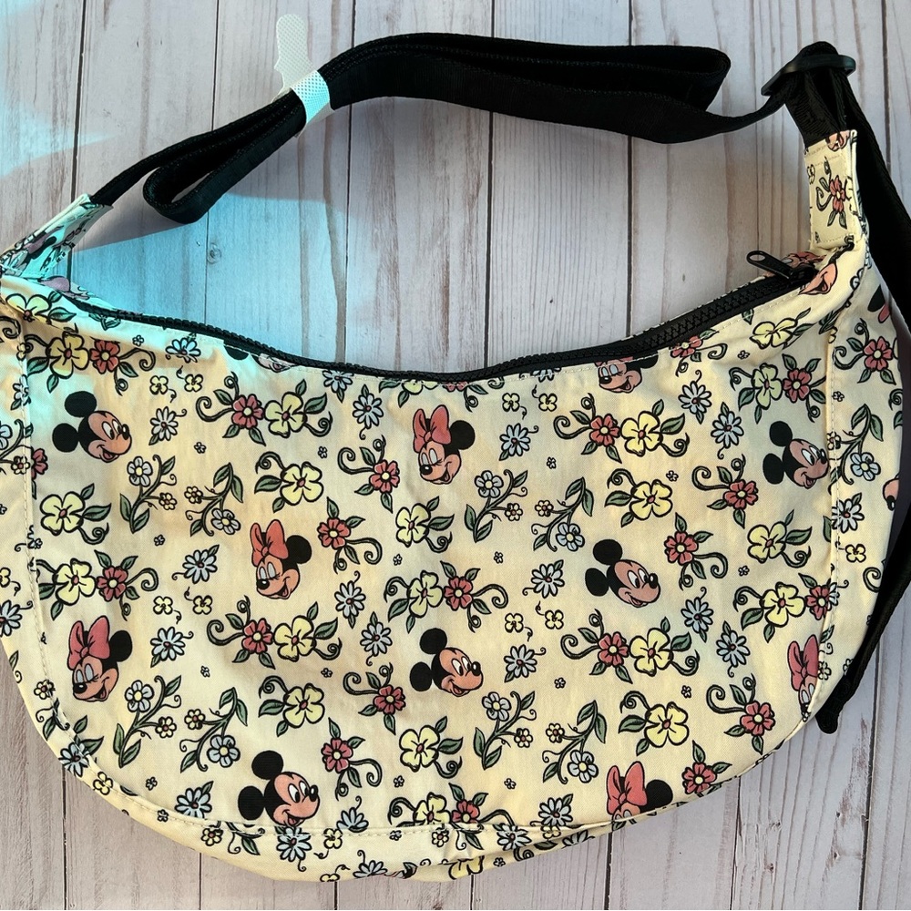 [SOLD at $70] BAGGU Medium Crescent Bag - Storybook Floral